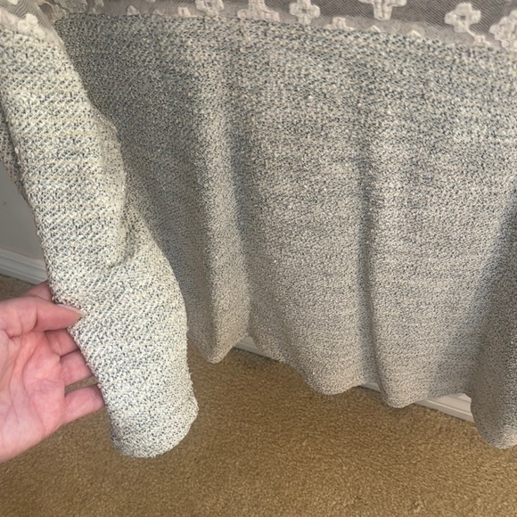 Forever 21 Gray Crew Neck Sweater with Nordic Design - Picture 3 of 3